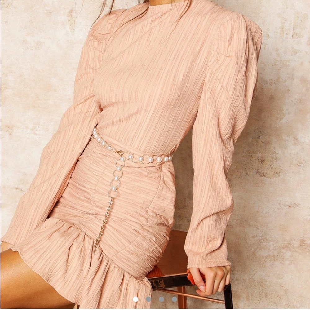 NWT BOOHOO PUFF SLEEVE RUFFLE BOW BACK DRESS